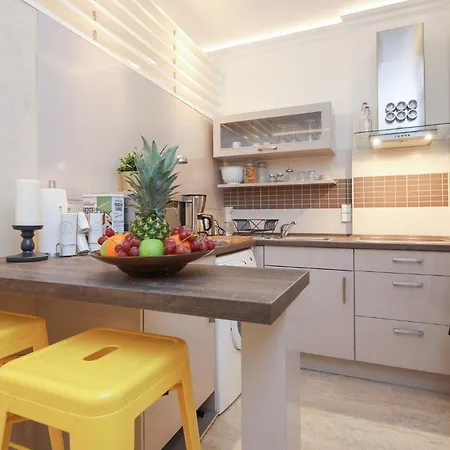 4 Personen Altbau Nahe Kurfuerstendamm - Macbeth Διαμέρισμα