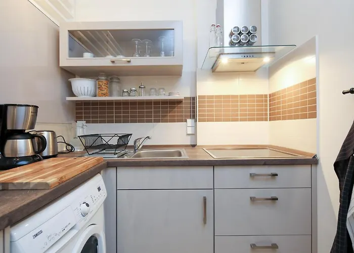 4 Personen Altbau Nahe Kurfuerstendamm - Macbeth