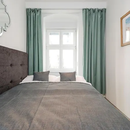 4 Personen Altbau Nahe Kurfuerstendamm - Macbeth *