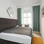 4 Personen Altbau Nahe Kurfuerstendamm - Macbeth *